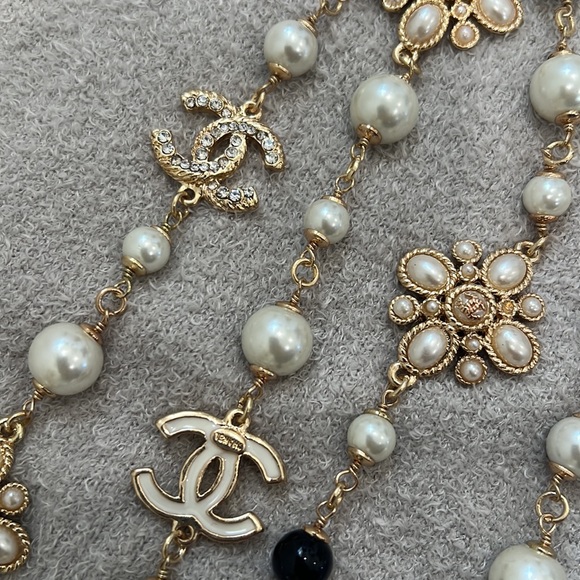 C long necklace - Picture 4 of 4